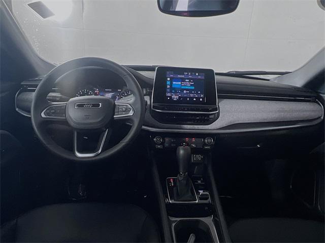 Photo of 2025 Red Hot Pearlcoat Jeep Compass