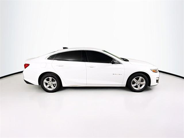 Photo of 2023 Summit White Chevrolet Malibu