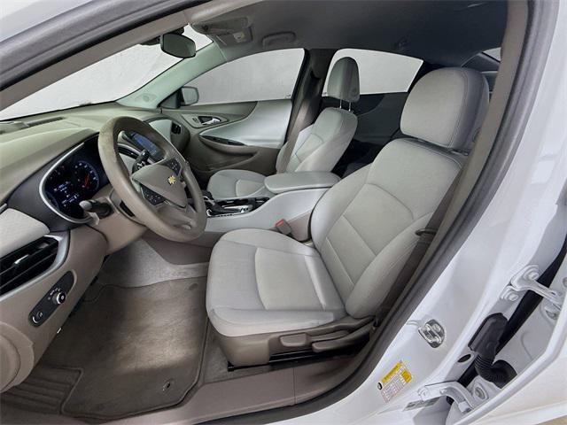 Photo of 2023 Summit White Chevrolet Malibu