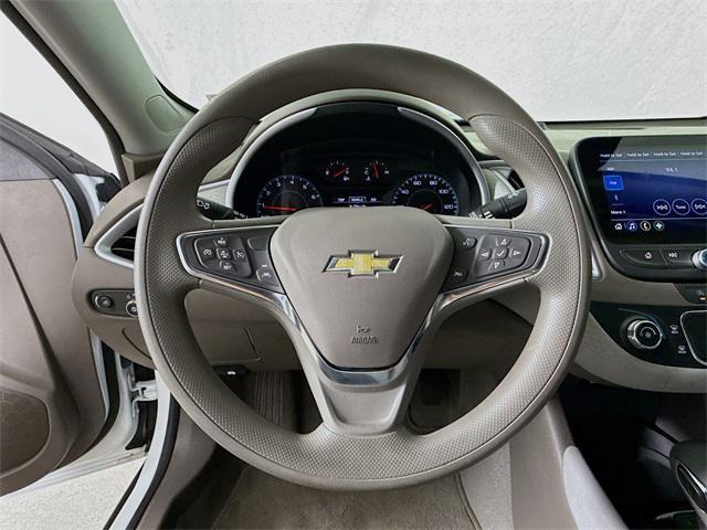 Photo of 2023 Summit White Chevrolet Malibu
