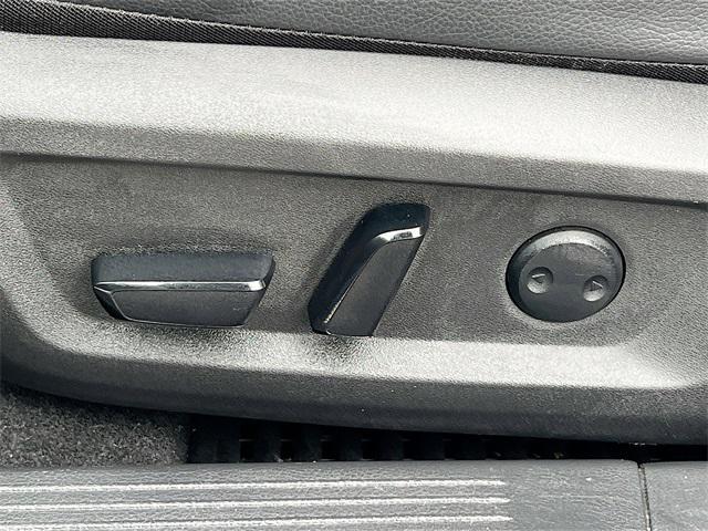 Photo of 2021 Caspian Blue Metallic/Super Black Nissan Rogue