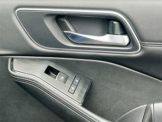 Photo of 2021 Caspian Blue Metallic/Super Black Nissan Rogue
