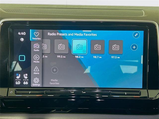 Photo of 2024 Platinum Gray Metallic Volkswagen Atlas Cross Sport