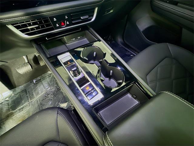 Photo of 2024 Platinum Gray Metallic Volkswagen Atlas Cross Sport