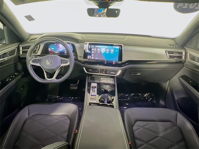 Photo of 2024 Platinum Gray Metallic Volkswagen Atlas Cross Sport
