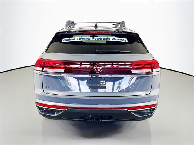 Photo of 2024 Platinum Gray Metallic Volkswagen Atlas Cross Sport