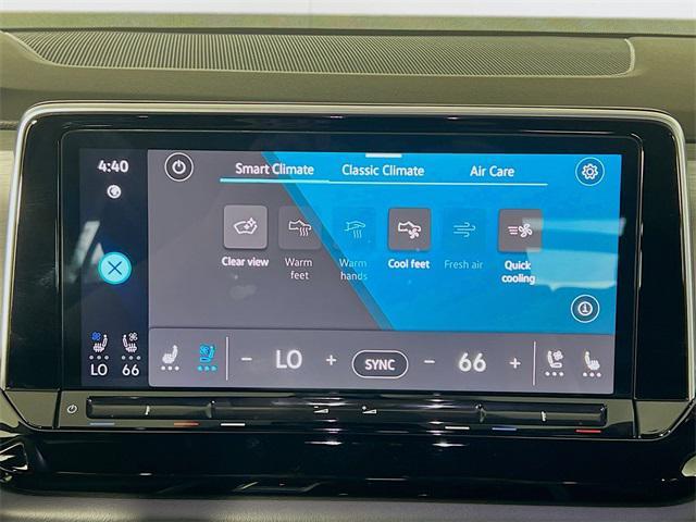 Photo of 2024 Platinum Gray Metallic Volkswagen Atlas Cross Sport