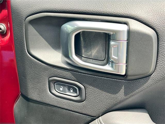 Photo of 2021 Snazzberry Pearlcoat Jeep Wrangler Unlimited