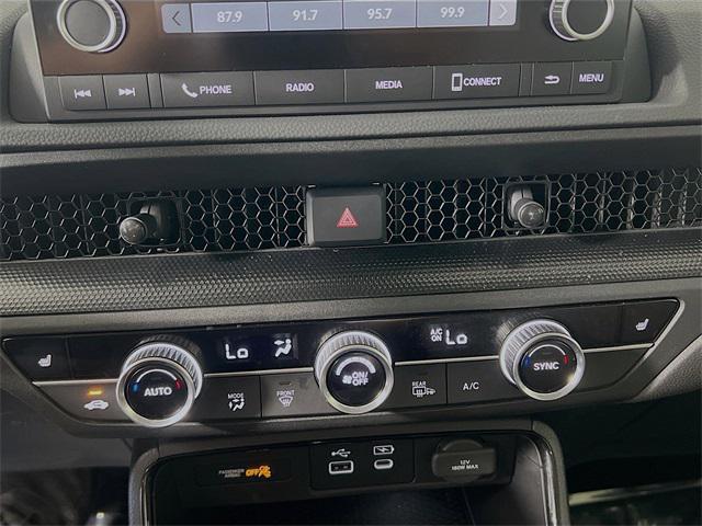 Photo of 2024 Platinum White Pearl Honda CR-V