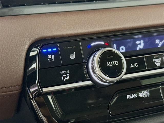 Photo of 2025 Crystal Black Pearl Honda Pilot
