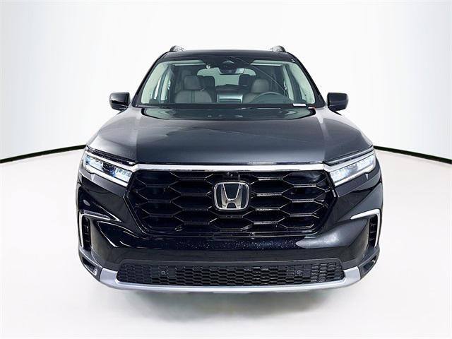 Photo of 2025 Crystal Black Pearl Honda Pilot