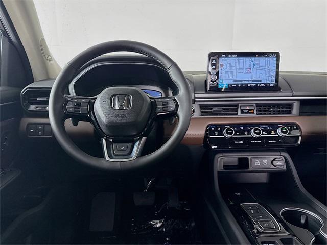 Photo of 2025 Crystal Black Pearl Honda Pilot
