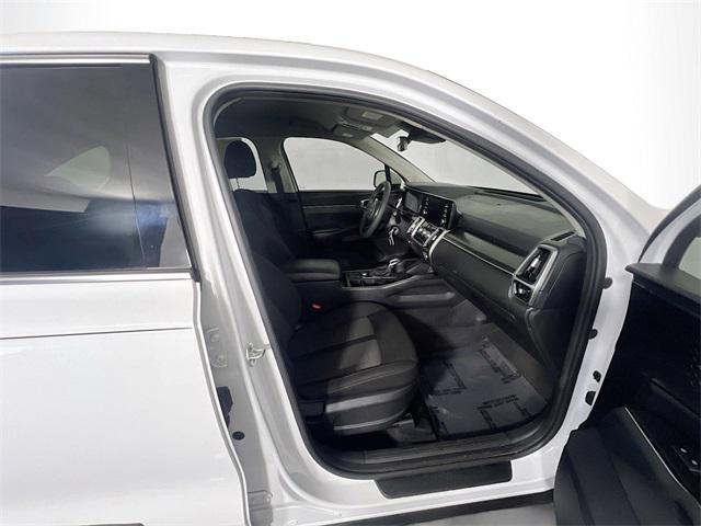 Photo of 2023 Glacial White Pearl Kia Sorento
