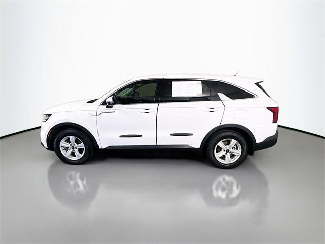 Photo of 2023 Glacial White Pearl Kia Sorento