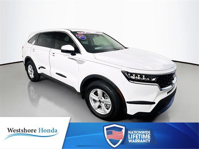 Photo of 2023 Glacial White Pearl Kia Sorento
