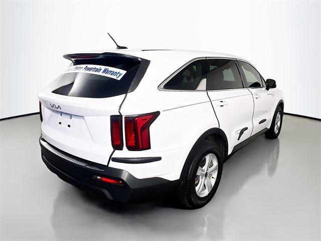 Photo of 2023 Glacial White Pearl Kia Sorento