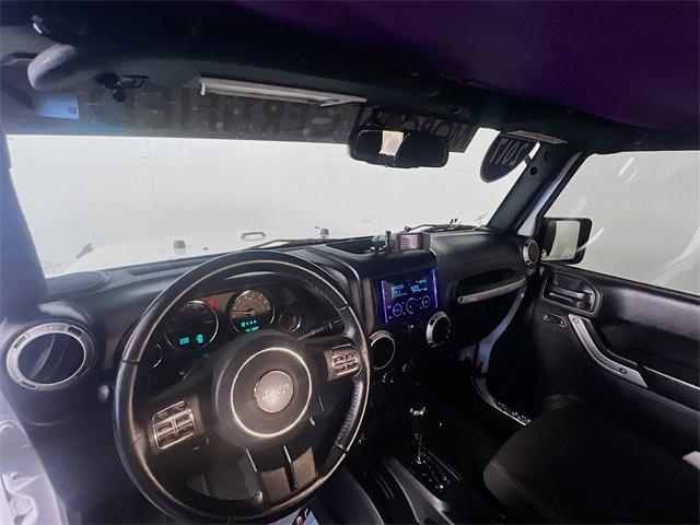 Photo of 2017 Bright White Clearcoat Jeep Wrangler