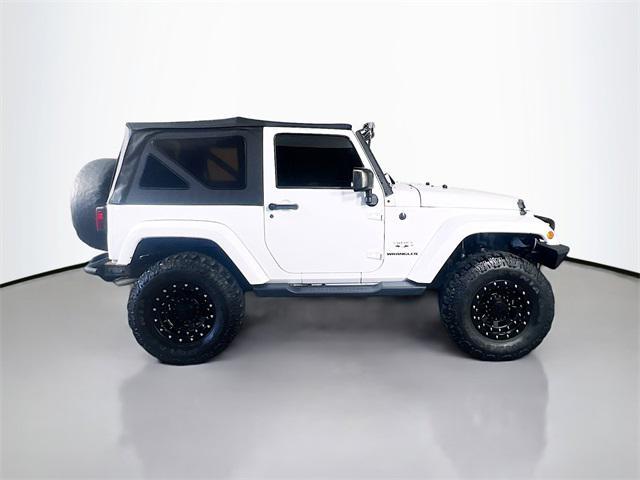 Photo of 2017 Bright White Clearcoat Jeep Wrangler