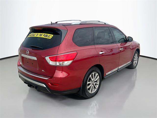 Photo of 2015 Cayenne Red Nissan Pathfinder