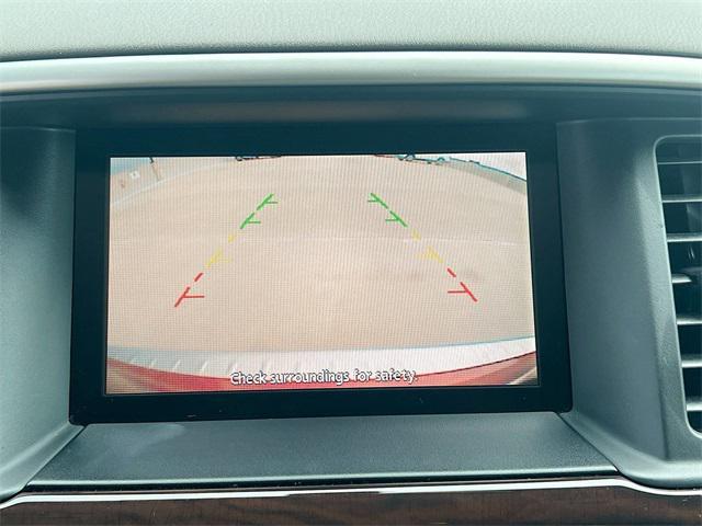 Photo of 2015 Cayenne Red Nissan Pathfinder