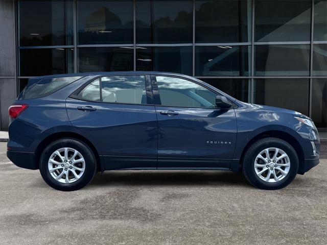 Photo of 2018 Storm Blue Metallic Chevrolet Equinox