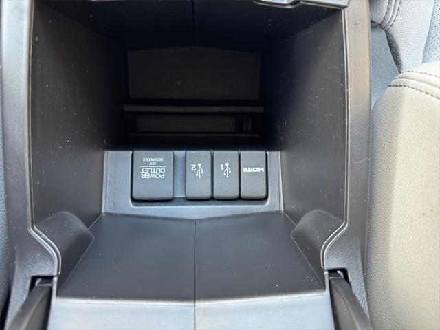 Photo of 2016 Alabaster Silver Metallic Honda CR-V