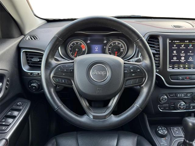 Photo of 2020 Bright White Clearcoat Jeep Cherokee