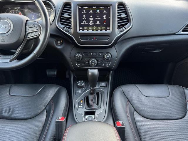 Photo of 2020 Bright White Clearcoat Jeep Cherokee