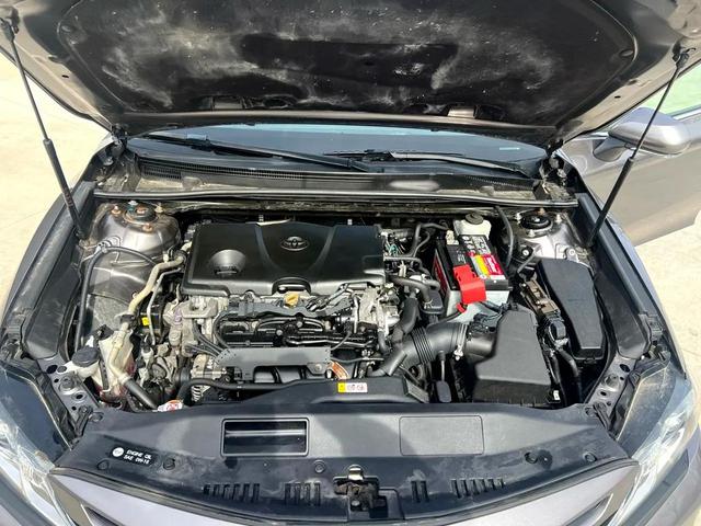 Photo of 2019 Predawn Gray Mica Toyota Camry