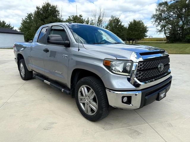 Photo of 2018 SILVER Toyota Tundra