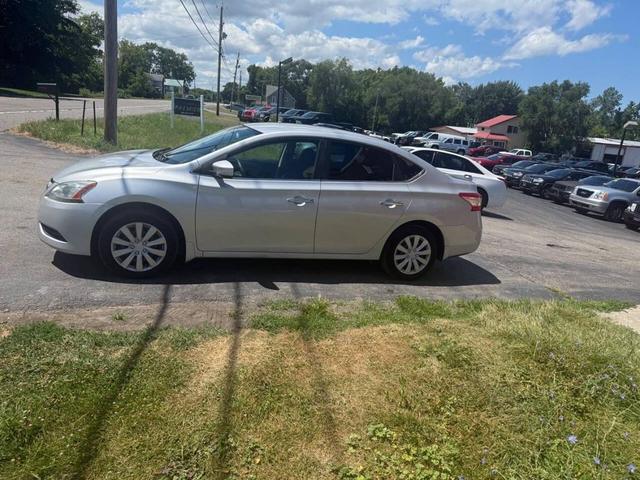 Photo of 2014 Brilliant Silver Nissan Sentra