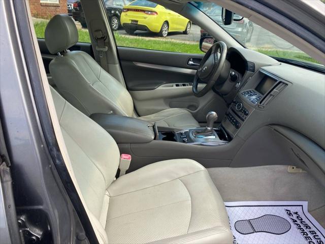 Photo of 2011 Black Obsidian INFINITI G25x