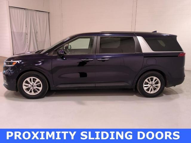 Photo of 2022 Deep Chroma Blue Kia Carnival