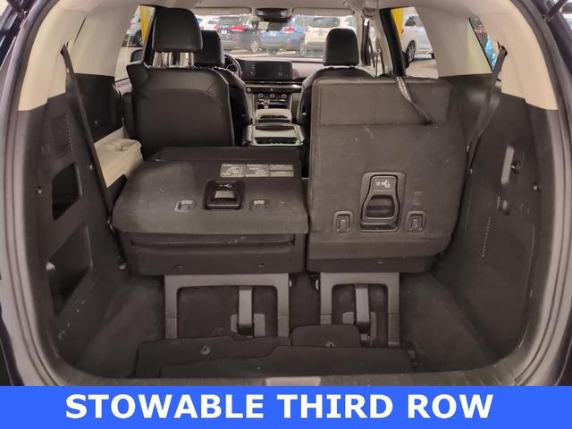 Photo of 2022 Deep Chroma Blue Kia Carnival
