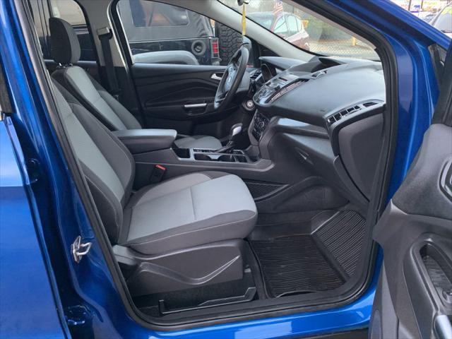 Photo of 2018 BLUE Ford Escape