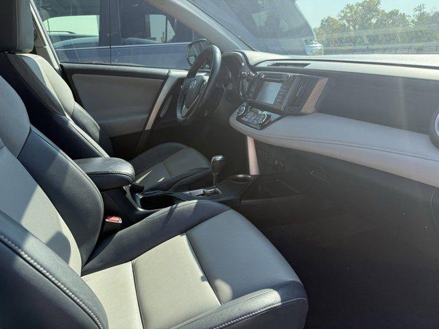 Photo of 2015 Blizzard Pearl Toyota RAV4