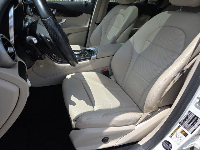 Photo of 2017 Polar White Mercedes-Benz GLC 300