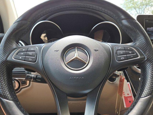 Photo of 2017 Polar White Mercedes-Benz GLC 300