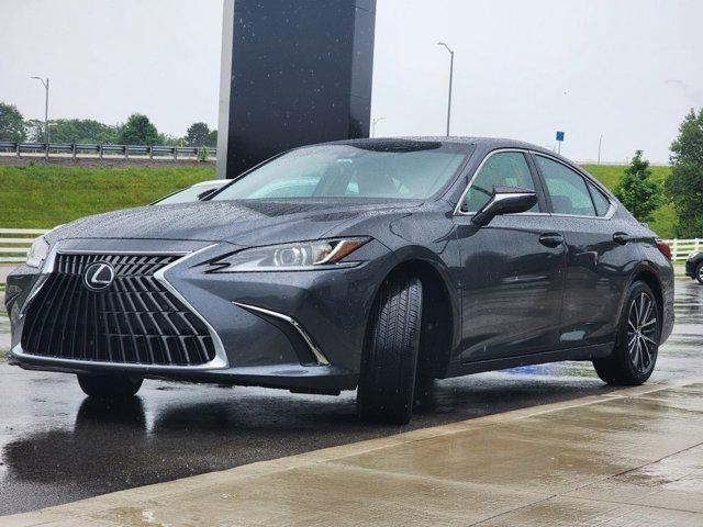 Photo of 2024 Cloudburst Gray Lexus ES 300h