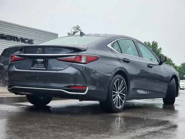 Photo of 2024 Cloudburst Gray Lexus ES 300h