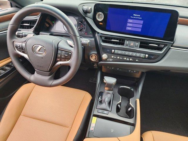 Photo of 2024 Cloudburst Gray Lexus ES 300h