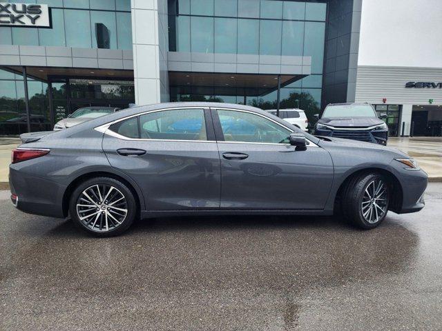 Photo of 2024 Cloudburst Gray Lexus ES 300h
