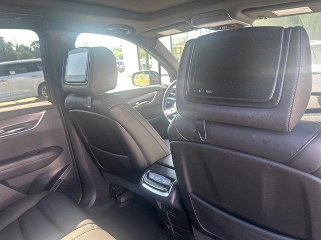 Photo of 2021 Stellar Black Metallic Cadillac XT6
