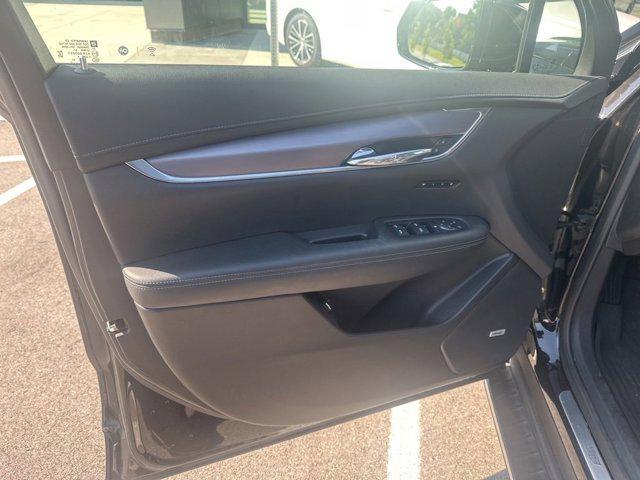 Photo of 2021 Stellar Black Metallic Cadillac XT6