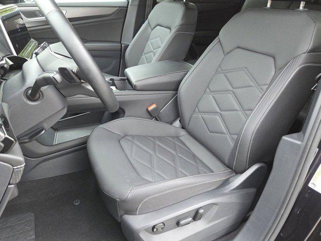 Photo of 2025 Deep Black Pearl Volkswagen Atlas Cross Sport