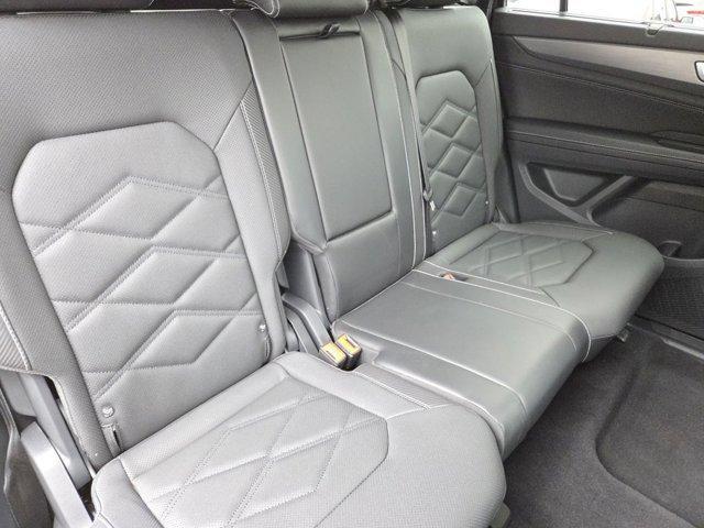 Photo of 2025 Deep Black Pearl Volkswagen Atlas Cross Sport