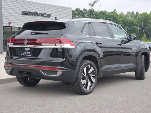 Photo of 2025 Deep Black Pearl Volkswagen Atlas Cross Sport