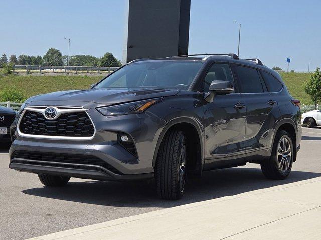 Photo of 2023 Magnetic Gray Metallic Toyota Highlander