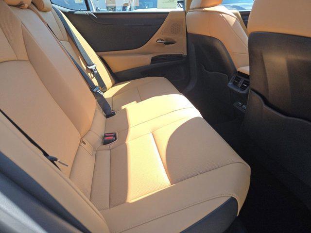 Photo of 2025 Cloudburst Gray Lexus ES 300h
