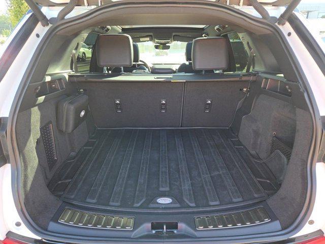 Photo of 2023 White Land Rover Discovery Sport